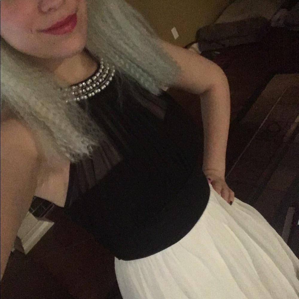 Short black and white prom dress - Picture 2 of 3
